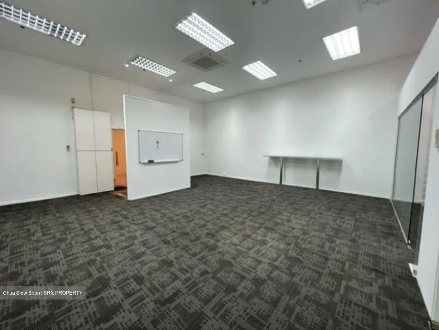 International Plaza (D2), Office #554784751